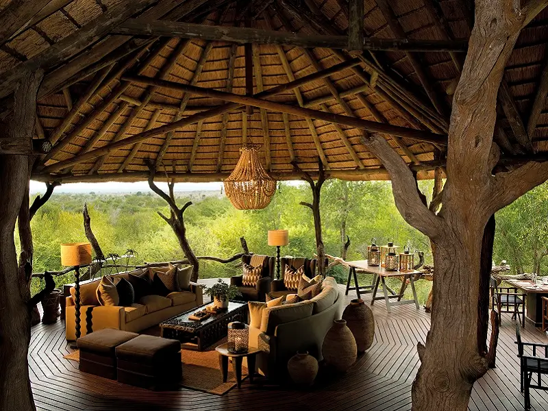 The deck dining area at Madikwe Safari Lodge Lelapa
